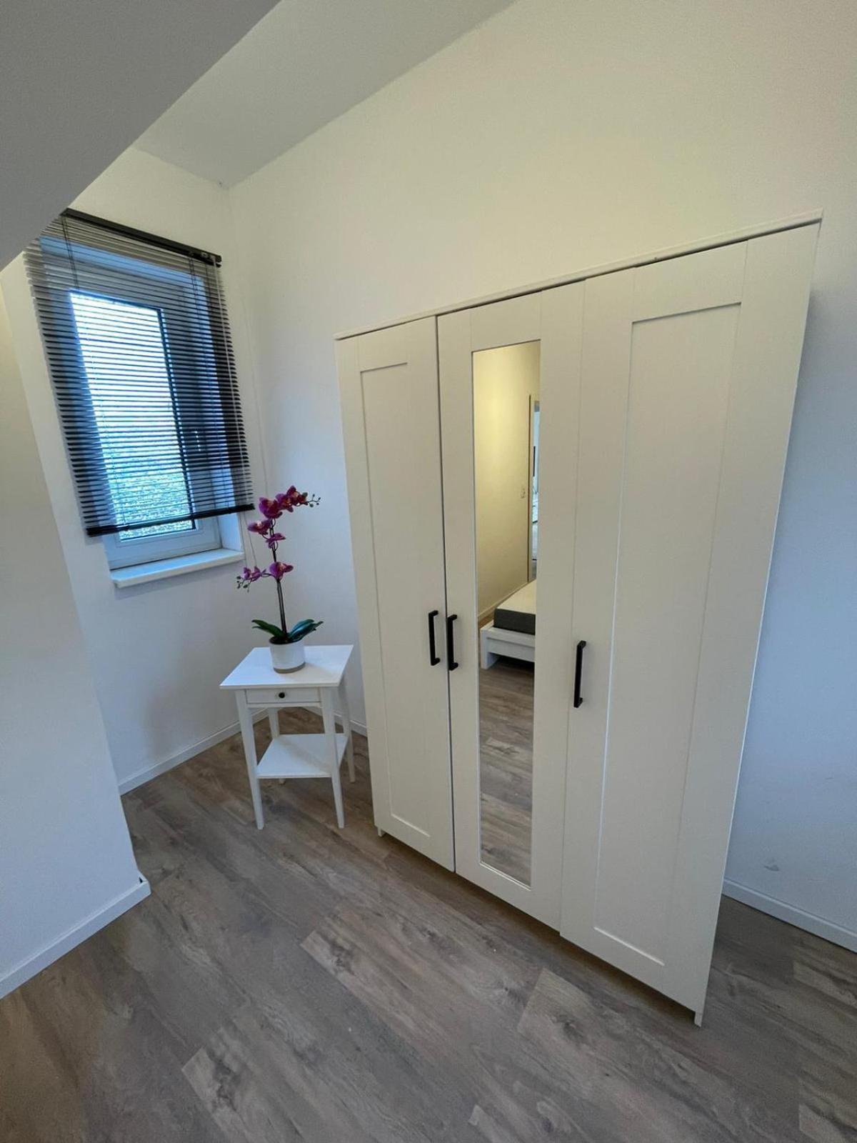 Feddersen Living Kernsanierte Ferienwohnungen - Gemuetlich - Netflix - Voll Ausgestattet - Zentral Brunsbuttel Quarto foto